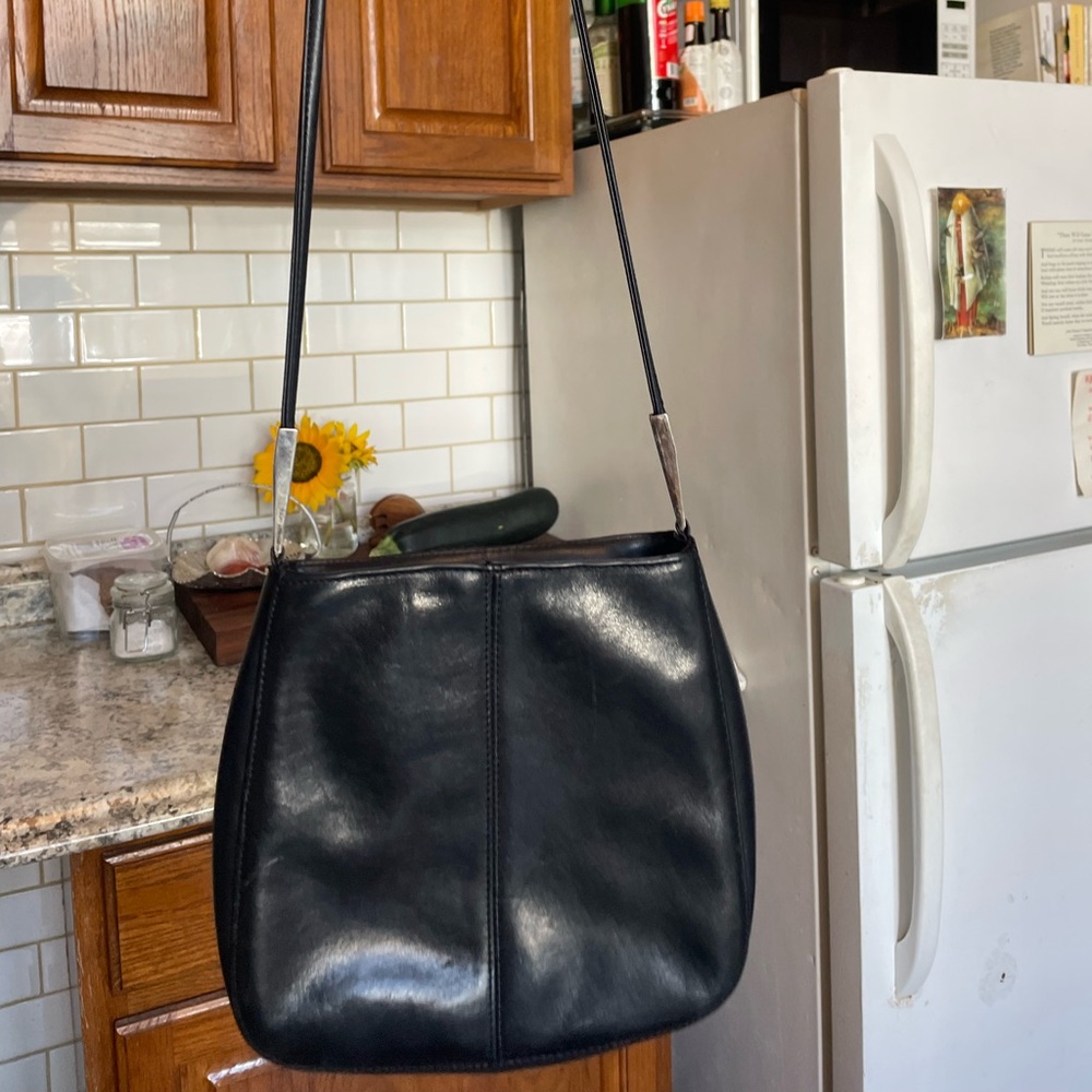 Elegant Vintage Black Leather Crossbody